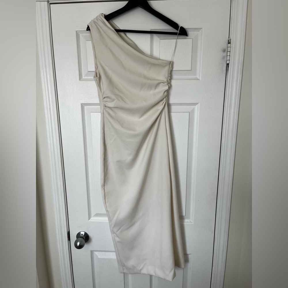 Elegant Cream One-Shoulder Dress